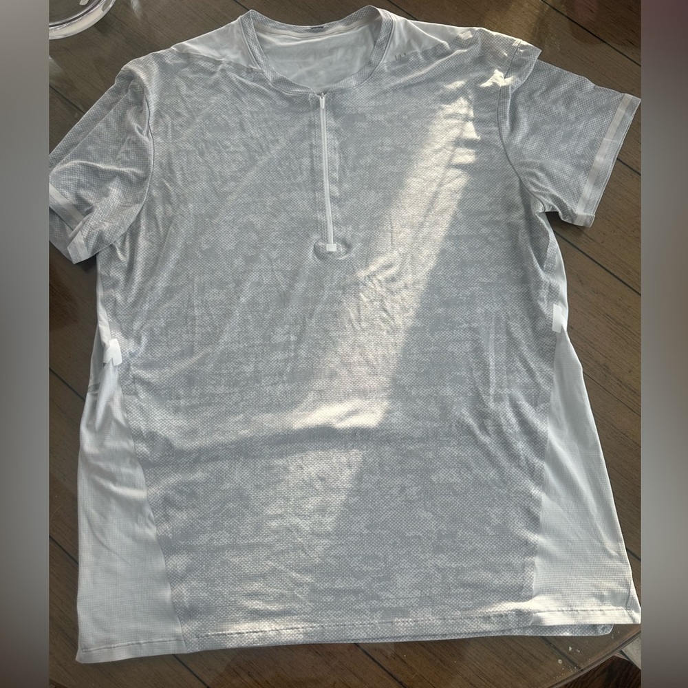 Lululemon men’s Short Sleeve Athletic Top